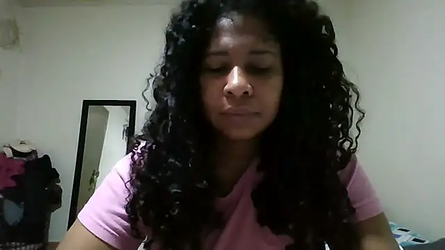 Snapshot of Ivon-09 chatting on 04-30-26, 01:29 Ivon-09 online show from 04-30-26, 01:29