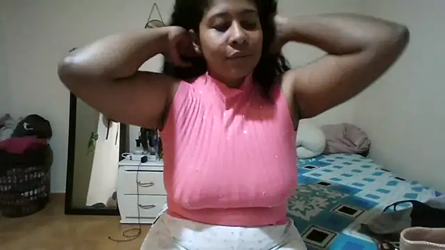 Snapshot of Ivon-09 chatting on 04-26-26, 04:26 Ivon-09 online show from 04-26-26, 04:26