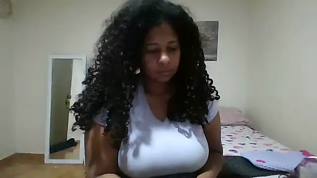 Snapshot of Ivon-09 chatting on 05-13-26, 11:39 Ivon-09 online show from 05-13-26, 11:39
