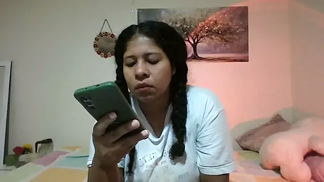 Snapshot of Ivon-09 chatting on 05-29-26, 12:11 Ivon-09 online show from 05-29-26, 12:11