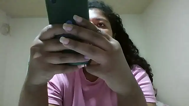 Snapshot of Ivon-09 chatting on 05-15-26, 12:14 Ivon-09 online show from 05-15-26, 12:14