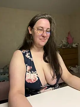 Snapshot of hungry1bunny chatting on 07-03-26, 06:47 hungry1bunny online show from 07-03-26, 06:47