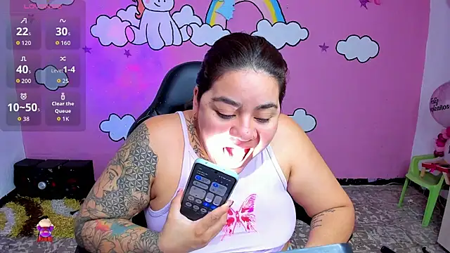 Sharon hils online show from 04-10-26, 01:07