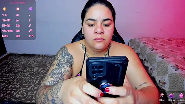 Snapshot of Sharon_hils chatting on 06-19-26, 04:24 Sharon hils online show from 06-19-26, 04:24