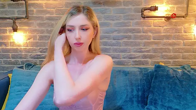 LisaCaprice online show from 06-16-26, 04:12