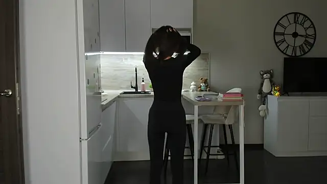 Snapshot of nilliluv chatting on 10-19-25, 03:48 nilliluv online show from 10-19-25, 03:48