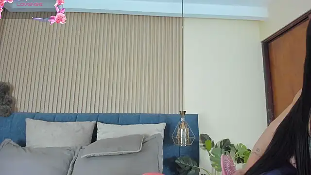 kathecute   online show from 06-18-26, 01:37