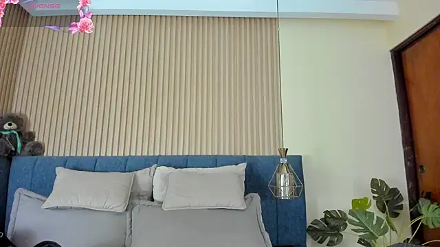 kathecute   online show from 05-30-26, 01:34