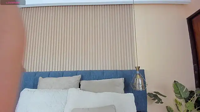 kathecute   online show from 10-25-25, 01:38