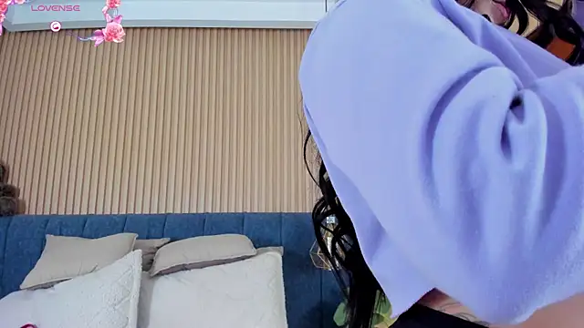 kathecute   online show from 11-21-25, 01:37