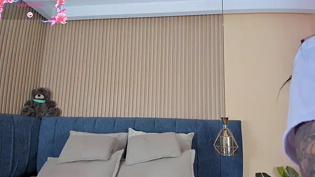 kathecute   online show from 12-21-25, 01:41