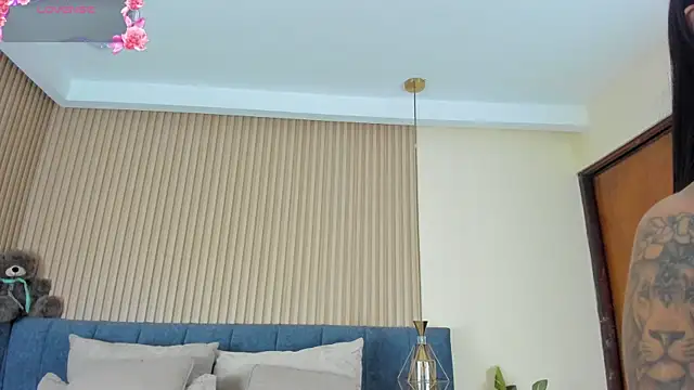 kathecute   online show from 06-06-26, 01:44