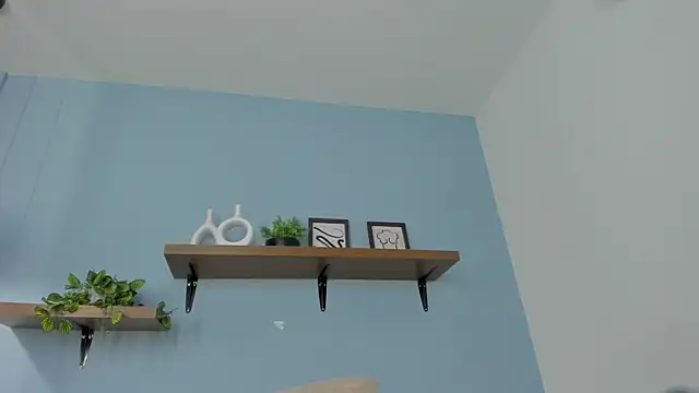 Snapshot of annawelk_ chatting on 09-17-25, 12:29 annawelk online show from 09-17-25, 12:29
