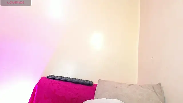 stephanyyx online show from 10-29-25, 03:27