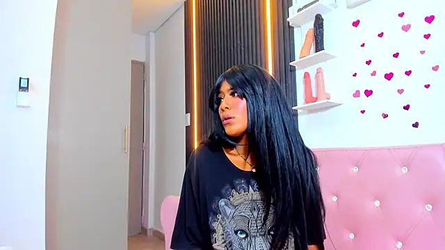 Snapshot of Julieta_turner_ chatting on 02-21-25, 03:54 Julieta turner online show from 02-21-25, 03:54