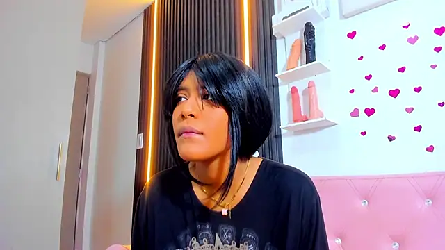 Snapshot of Julieta_turner_ chatting on 02-21-25, 12:38 Julieta turner online show from 02-21-25, 12:38