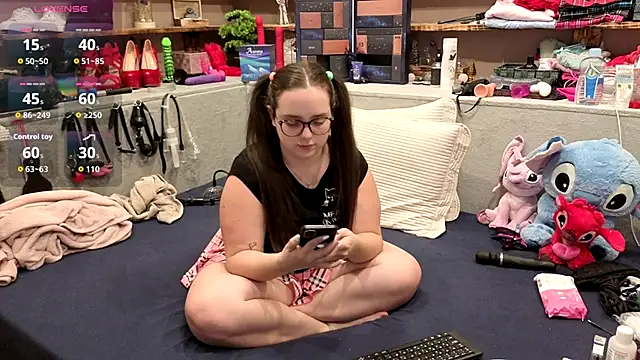 Kimberly-Caprice online show from 12-02-25, 07:04