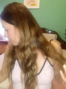 Snapshot of SofiEstevez chatting on 10-21-25, 08:19 SofiEstevez online show from 10-21-25, 08:19