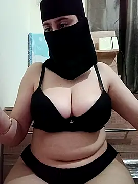 Snapshot of Arabic-Rose chatting on 02-20-25, 12:47 Arabic-Rose online show from 02-20-25, 12:47