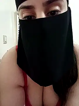 Snapshot of Arabic-Rose chatting on 11-19-25, 11:54 Arabic-Rose online show from 11-19-25, 11:54