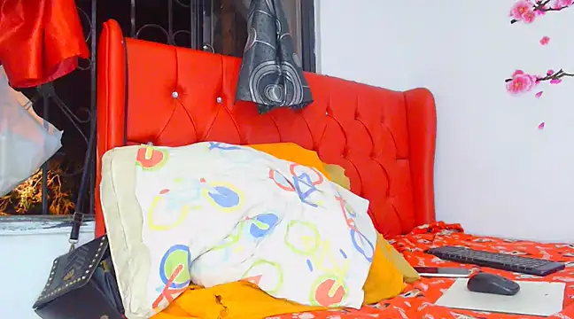 Snapshot of VeronicaDocell chatting on 03-23-25, 03:43 VeronicaDocell online show from 03-23-25, 03:43