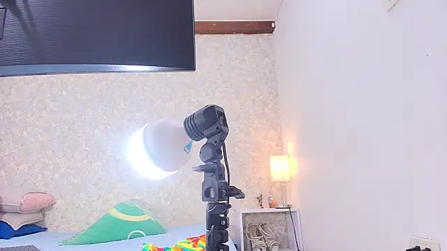 nicol f online show from 10-31-25, 07:21