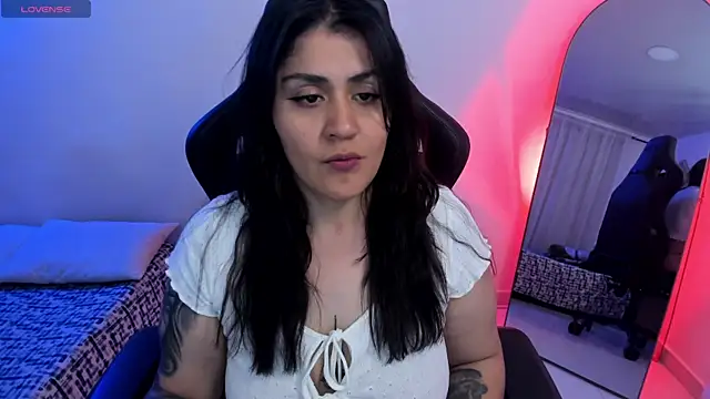 Snapshot of GretaX-X chatting on 06-20-26, 02:49 GretaX-X online show from 06-20-26, 02:49