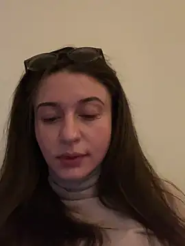 Snapshot of vienncica chatting on 03-02-25, 10:13 vienncica online show from 03-02-25, 10:13