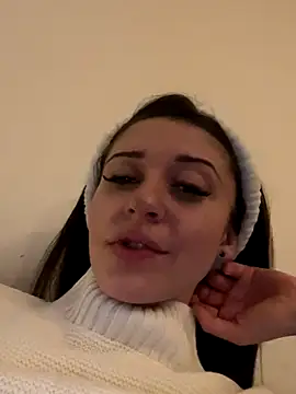 Snapshot of vienncica chatting on 12-02-24, 12:58 vienncica online show from 12-02-24, 12:58