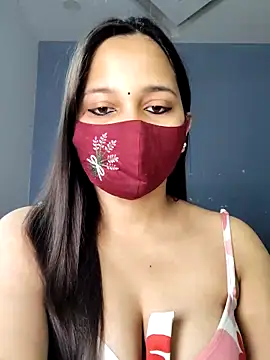 Snapshot of Varnika_aarora chatting on 02-25-25, 11:10 Varnika aarora online show from 02-25-25, 11:10