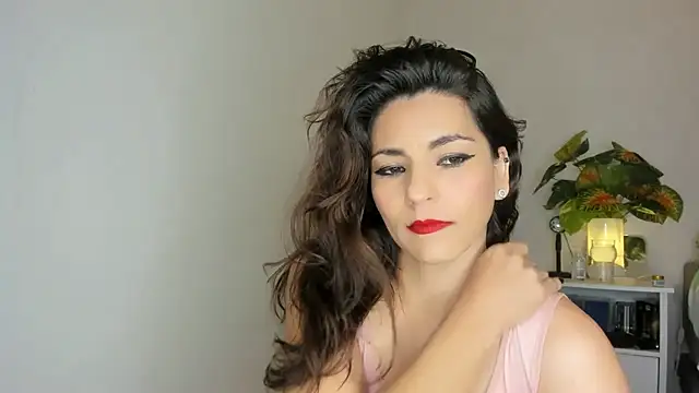 Snapshot of Chanel_shaw chatting on 09-29-25, 06:13 Chanel shaw online show from 09-29-25, 06:13