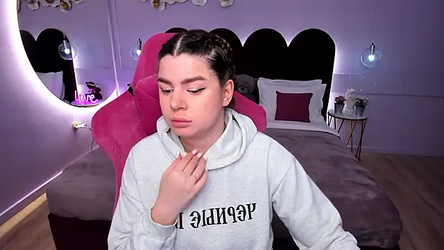 Snapshot of MelanieCarterr chatting on 02-22-26, 05:10 MelanieCarterr online show from 02-22-26, 05:10