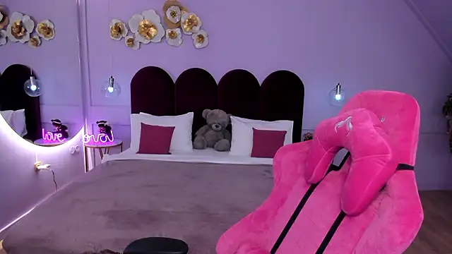 Snapshot of MelanieCarterr chatting on 02-19-26, 05:04 MelanieCarterr online show from 02-19-26, 05:04