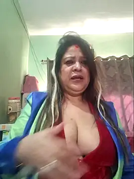 Snapshot of Hot_Queen77 chatting on 12-18-24, 07:04 Hot Queen77 online show from 12-18-24, 07:04