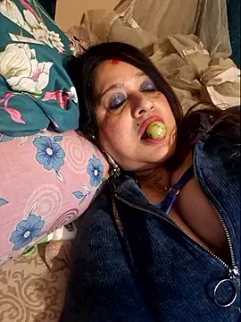 Snapshot of Hot_Queen77 chatting on 12-07-24, 10:06 Hot Queen77 online show from 12-07-24, 10:06