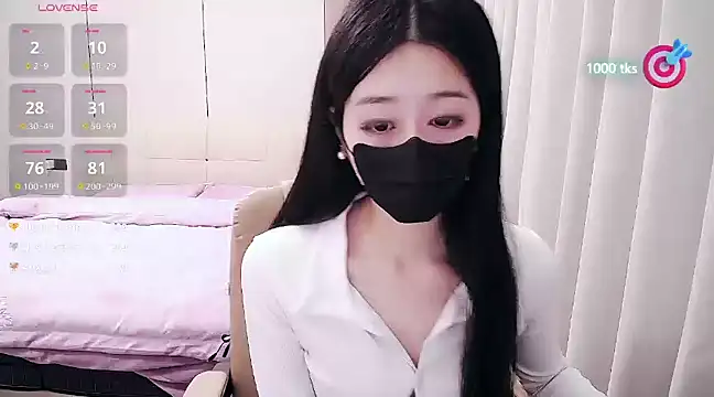Snapshot of CN-xiaofei chatting on 03-11-25, 09:13 CN-xiaofei online show from 03-11-25, 09:13
