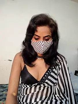 Snapshot of Raat_ki_rani_ chatting on 02-25-25, 10:15 Raat ki rani  online show from 02-25-25, 10:15