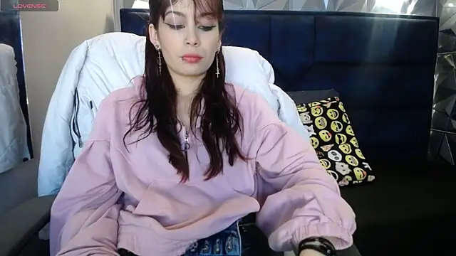 Snapshot of _yuyi chatting on 07-23-26, 12:02 yuyi online show from 07-23-26, 12:02