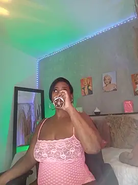 nahiarapalmer19 online show from 11-30-25, 04:19