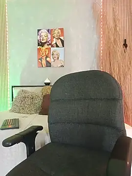 nahiarapalmer19 online show from 05-31-26, 07:47