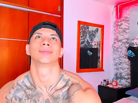 Aaron Toy online show from 01-12-26, 06:04