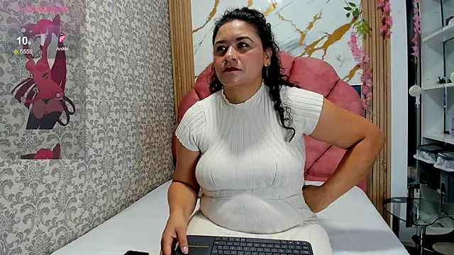 Snapshot of valeria_rivera1 chatting on 05-26-26, 12:14 valeria rivera1 online show from 05-26-26, 12:14
