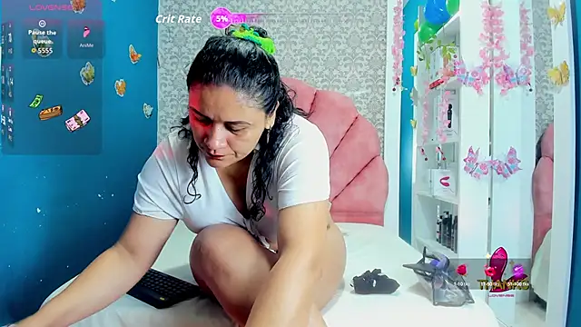 Snapshot of valeria_rivera1 chatting on 10-06-25, 12:17 valeria rivera1 online show from 10-06-25, 12:17