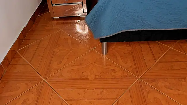 Isa Little Star online show from 02-24-26, 04:02