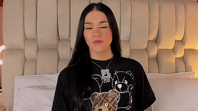 Isa Little Star online show from 02-18-26, 02:31