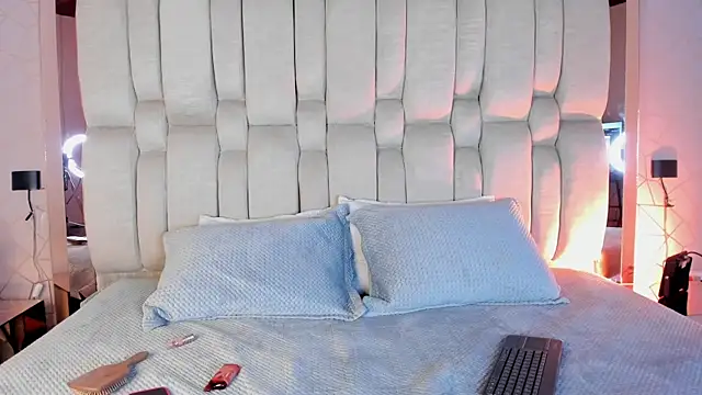 Isa Little Star online show from 04-07-26, 04:14