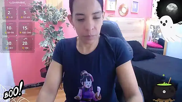 Snapshot of scarlet-foox chatting on 10-15-25, 12:24 scarlet-foox online show from 10-15-25, 12:24