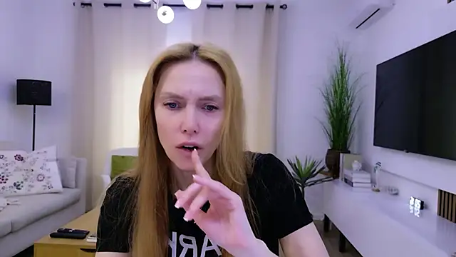 Snapshot of Love_Call chatting on 06-12-26, 06:33 Love Call online show from 06-12-26, 06:33
