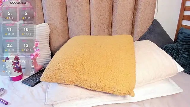 Snapshot of saraa_cute2 chatting on 12-14-24, 01:06 saraa cute2 online show from 12-14-24, 01:06