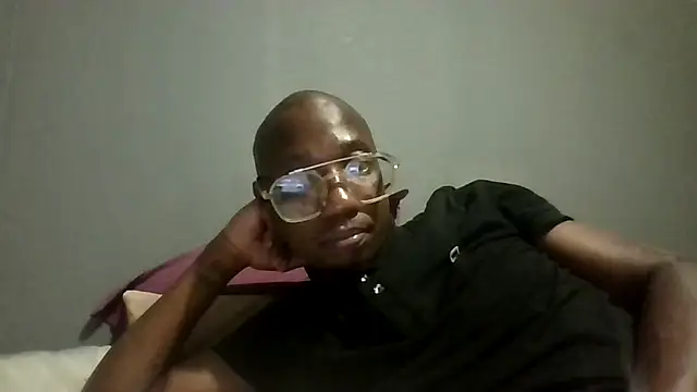 Snapshot of TheeRealShow chatting on 03-01-26, 01:27 TheeRealShow online show from 03-01-26, 01:27